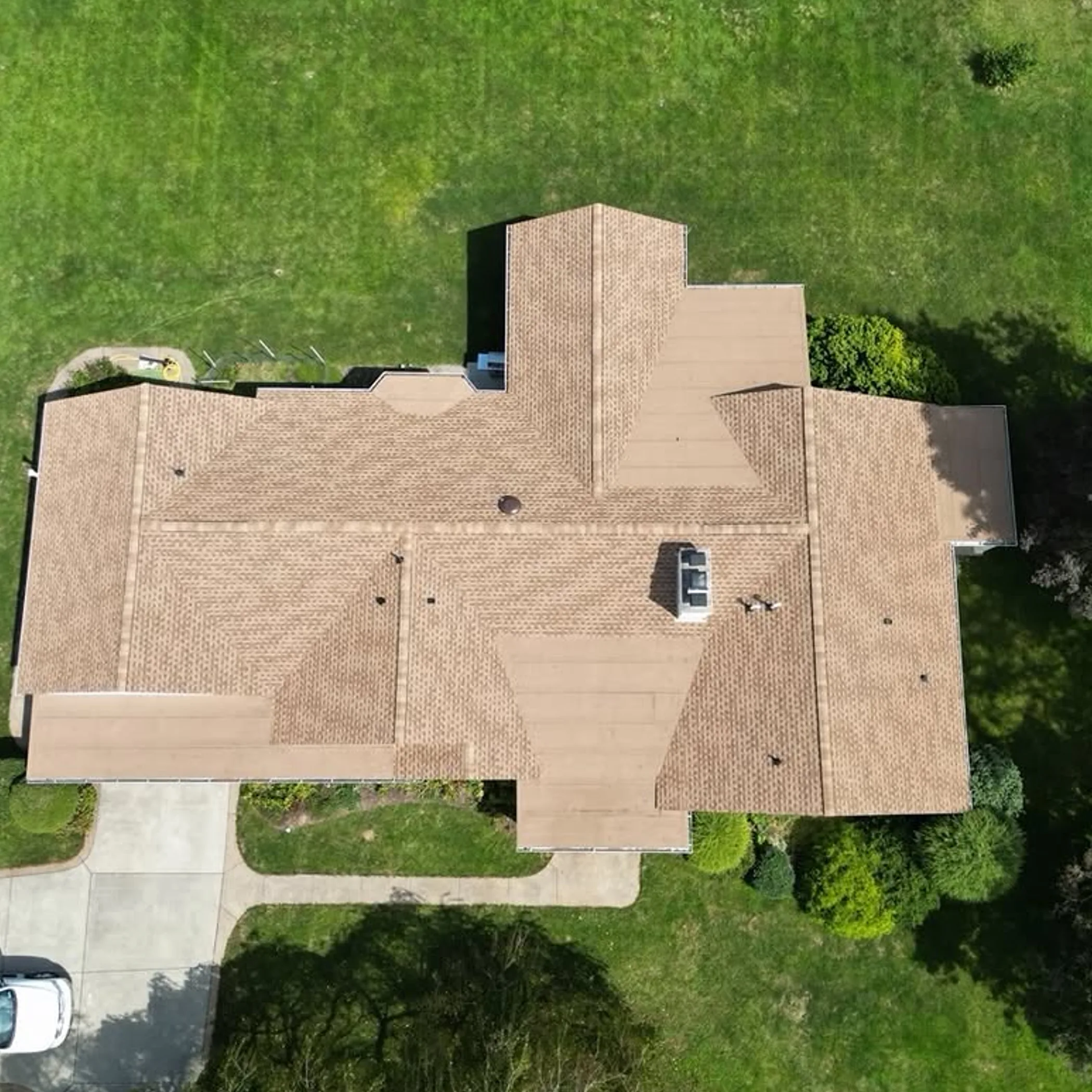 clear photograph of a roof